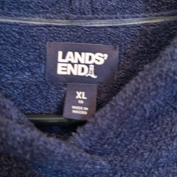 Land’s End women’s fleece hoodie. - Picture 2 of 3